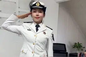 挑战退役后军装还能穿上吗 战友们，你们现在的军装还能穿了吗#退役军人 #军装 #女兵退伍 #变装 #军旅生涯终生难忘