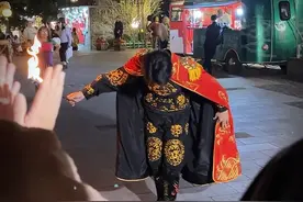 台上一分钟台下十年功！请尊重中华非遗文化#重庆 #吐火 #非遗 #国粹 #国风