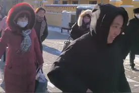 为什么火车硬座的人满满当当，卧铺车厢却没有人，有人知道原因吗#绿皮火车 #春运 #硬座 #火车视频视频封面