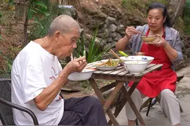 大姑做的肉丝醋汤扯面，菜多面少吃起来爽口的很#新农人计划2024