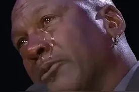 乔丹全程痛哭缅怀科比，“我生命的一部分也随之而去”#科比视频封面