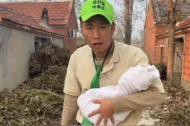 不知道在哪弄的小黑孩 #看土味视频品百味人生 #看一遍笑一遍 #农村方言剧情演绎视频封面