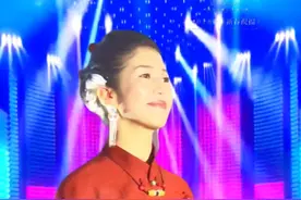 这才是千籁之音，让人百听不厌《青藏高原》，是一首让人心潮澎湃的歌曲，它是对大自然的赞美，也是对生命的敬畏。让我们一起沉浸在这壮丽的旋律中，领略青藏高原的独特魅力#音乐分享 #青藏高原 #热门音乐🔥 @DOU+小助手