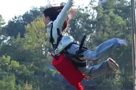 别问了，问就是值得！ #石燕湖蹦极 #长沙石燕湖蹦极 #危险动作请勿模仿 #感受极限运动下的自由美视频封面