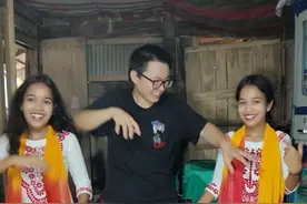 和印度双胞胎相亲，女孩都喜欢我，父亲问什么时候结婚，怎么办？ #千万生活dou来拍 #相亲 #印度 #孟加拉视频封面