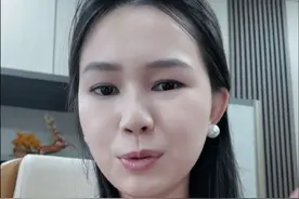 稀土永磁概念再度飙升，外围稀土股的表现非常详细，过去一年多伦多证券交易所的多只稀土股涨幅惊人。近期稀土价格走势较强，上周稀土金矿价格多，大幅反弹。部分产品近期价格较前期有所上涨，矿商惜售意愿增强，导致出货积极性降低。另外受终端需求疲软影响下游磁性材料企业对高价金属的接受度较低，导致磁性材料市场价格涨幅有限，市场观望情绪再次升温。国际市场稀土价格受出口管制上涨，带动行业短期估值回升当前绝对估值及相对历史估值水平仍偏高，行业一季度整体盈利有所恢复。#财经#泛财经#经济#金融#稀土