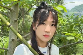 兄弟们你们说我要什么时候来才不会被逮到嘛#创作灵感上热门精彩片段🔥 #幽默段子 #搞笑 #感谢官方感谢抖音平台让我上热门