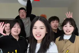 《宿管来查房》这游戏在寝室楼里玩一定更好玩！！！哈哈哈哈哈 #搞笑 #聚会 #游戏 #朋友 #聚会游戏