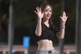 糖宝《全心全意》完整4K唯美版🔥 自编自跳，淑女窈窕。#全心全意 #原创编舞 #因为热爱所以坚持 #我的舞蹈日记 #广场舞dou起来 @糖宝🍬 摄影@播媒 @抖音创作小助手