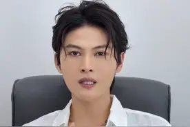 细软塌的女生一定要避坑这些发型！比如长发～看完这个视频告别细软塌发型～简直太适合细软塌贴头皮的女生的发质#细软塌头发适合什么发型 #根据脸型设计发型 #变美逆袭 #修饰脸型 #听我的就一定好看