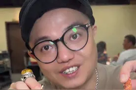 五一假期在福州怎么吃到便宜又好的海鲜 48一只的鲜活小青龙，海鲜池堪比海鲜酒楼，上一秒还在练憋气的海鲜，感觉怎么样？#抖音美食推荐官 #艾特你的饭搭子请你吃 #南站海鲜集市火锅视频封面