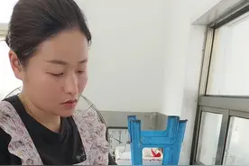 小厨娘这边的三菜一汤好多人都说特别简单，别说是60-70人啦，就是两百人都是轻而易举！这样说呢我也无话反驳，毕竟做任何事都是在乎自己做吗！#今日美食分享《红烧青占鱼，丝瓜炒鸡蛋，剁椒土豆片，西红柿鸡蛋汤》#丝瓜炒蛋 的做法