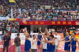 “文体不分家！”浙BA杭州赛区半决赛富阳队战胜萧山队挺进决赛，主力中锋竟是小提琴老师！#浙BA