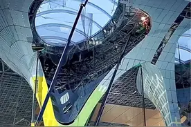 全国最大在建高铁站--重庆东站，夜以继日施工，预计2025年投入运营，届时将实现1小时⇋成都、贵阳，3小时⇋长沙、武汉、西安，6小时到达北京、上海、广州。#中国高铁中国速度 #城市建设 #重庆美好推荐官 #上海到重庆有望5.3小时飙拢视频封面