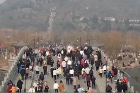 济南华山齐烟九点之一，在济南东北方向海拔高度达到197826mm。其山势陡峭险峻令多少驴友望而却步，你敢来挑战吗#济南#华山#爬山#济南华山#户外视频封面