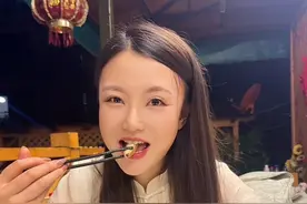 油煎蚁嘎嘎香#美食 #非洲蚁后视频封面