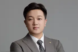 私家车注册顺风车偶尔顺路接单并不属于营运性质，不属于改变使用性质，发生交通事故的，保险公司不得以此为由拒绝赔偿！但是值得提醒是，以后注册顺风车要慎重了，万一被拒赔了，维权还是很浪费时间和精力的。#保险律师 #顺风车保险公司拒赔 #保险拒赔 #顺风车视频封面