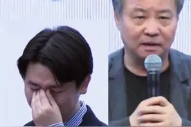 #全民dou阅读 #爆款 总是“刀”人的余华，这次被“刀”了！90后刘楚昕小说《泥潭》获漓江文学奖，追忆病故女友泪洒现场，获奖感言刷屏。作为评委和颁奖者，余华在#浙江工商大学 文学周第一时间回应：新人出来太不容易了！“文学最好的时代就是新人辈出的时代”#余华#刘楚昕