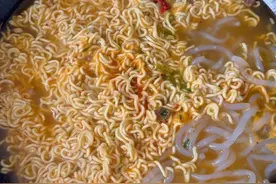 一天只吃一顿方便面体重会有什么变化？#我的减肥日记 #小基数减脂 #方便面 #内容启发搜索 #创作灵感