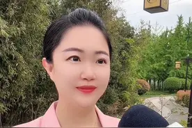 老话说“夏天热不热，谷雨早看天”，今年夏天会很热吗？ #街头采访 #何静同学 #谷雨节气 #谷雨视频封面