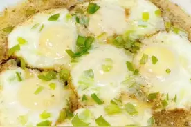 厨房小白学会这老厨的卧蛋技巧，谁还不会做咱这东北的酱油卧鸡蛋