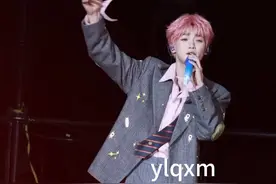 #梓渝 《女孩》舞台直拍 粉发好亮眼好帅气#2025Z纪元银河左岸音乐节 #银河左岸音乐节