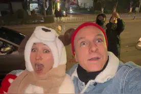 老外刚来中国过春节的真实反应，当然，三年之后….. #老外在中国 #搞笑老外 #老外在中国过年 #春节