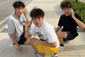 什么，开学自备军训服？#打洲社校园招新 #三角洲行动 #开学 #开学前的精神状态 #军训