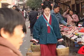 满城尽烟花，除夕喜万家～愿新年，胜旧年。#除夕快乐 #种田文 #村里的新年 #新农人计划2025视频封面