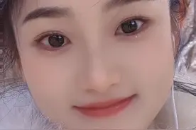 黄泉路上全是鬼 孟婆汤里全是水 忘川河畔全是泪 三生石下全是悔