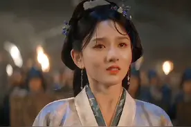 小乔毫不犹豫选择魏劭，魏劭第一时间跑向她保护她