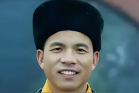 少林寺新任方丈 “扫地焚香，皆是修行”#少林寺 #人物故事 #原创视频 #释印乐 #白马寺