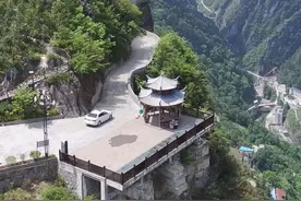 国内最危险的挂壁公路，兰英天路你敢来挑战吗！#风景如画的地方 #兰英大峡谷挂壁公路