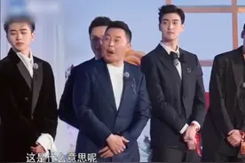 baby惨遭跑男团集体排挤后，只有沙溢把他宠成了小公主#娱乐圈