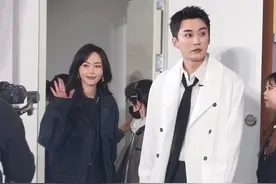 #唐嫣 #刘学义 同框两位这状态如何视频封面