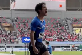 全国田径大奖赛 榆林站 男子100米决赛，🥇邓信锐10.11(+0.7)PB，并列全国历史第七人刷新本赛季全国最好成绩，🥈陈佳鹏10.16，🥉邓智舰10.18PB，李孟源10.20PB，吴路逸10.21PB，隋高飞10.22，陈锦丰10.27＝PB，王新凯10.30PB，所有人都打开了10.30大关！ #田径 #比赛现场