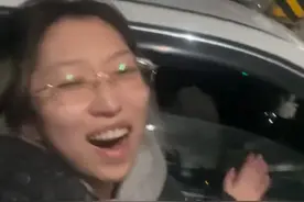 女生耳机丢失之后连找三天，终于在凌晨一点锁定耳机位置，报警求助之后拿回耳机视频封面