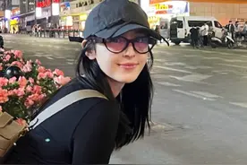 哈妮克孜曾因太美、私下戴眼镜被制片人换角，郝蕾霸气“护崽”：“不红就是原罪，红了什么都对。”#哈妮克孜视频封面