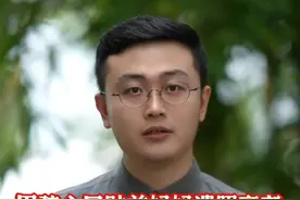 男孩心口贴着妈妈遗照高考 考完第一时间去墓地看妈妈 “要做个对社会有用的人”#男孩带妈妈遗照参加高考#懂事的孩子 #家庭亲情#思念亲人视频封面