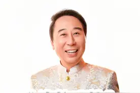 “这样一位德艺双馨的老艺术家能火这么久，背后少不了妻子的相助”#内容启发搜索 #明星背后故事 #冯巩 #艾慧 #花姐明星故事