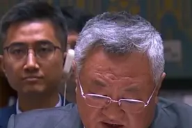 #美国再次一票否决涉加沙决议，中国大使发出“灵魂三问” 当地时间9月18日，美国在安理会会议上再次一票否决涉加沙决议，中国常驻联合国代表傅聪大使在投票后的解释性发言中表示，中方对这一表决结果感到非常失望。傅聪大使还发出“灵魂三问”。