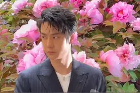 跟着“洛阳白牡丹”王一博回家乡洛阳赏花啦！ @UNIQ-王一博 欢迎摩托姐姐们来打卡#河南dou知道 #洛阳赏花主阵地 #牡丹视频封面