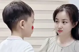 这么大了还天天要和妈妈睡，还装睡，看我们在干嘛…#萌娃 #亲子互动  #童言无忌   #亲子日常  #萌娃日常视频封面