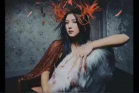 6月14日 成都🎤 生来俱有「底色」，就该肆意绽放。#音乐现场 #巡演 #何洁底色巡回演唱会 #视频封面