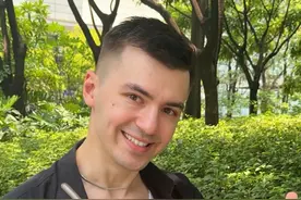 韩国西瓜贵到西瓜皮都要做成泡菜，但我在中国可以实现吃瓜自由！#西瓜是夏天的入场券 #西瓜 #吴明珠 #中外差异视频封面