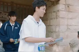 #中国帅哥帅到被马来西亚大叔求婚 别说大爷爱上了，我也是爱上了 #我的主场 #陈鼎新