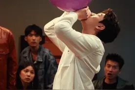 抖音电商5月13日0点率先开启618大促，推出立减折扣和一件直降两大核心玩法，让消费者购物更简单。此外，平台投入百亿消费券补贴，用户每人最高可领2280元。#抖音商城618超级补贴来啦视频封面