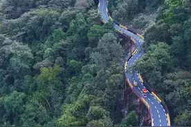 2025#清远古龙峡 新开启，#古龙峡峡道飞车 全长3680米，九曲二十八弯，刺激又好玩，你敢来挑战吗？#春节到古龙峡游玻霸玩双飞 #旅行推荐官 #开启2025旅行第一站