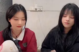 趣味游戏梦幻炸金花 没牌你们就投@沙雕表妹 @沙雕姐妹酒局  #视频纯属娱乐请勿模仿 #扑克牌的各种玩法 #沙雕女孩欢乐多 #过年提前练习牌技 #意想不到的结局视频封面