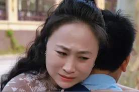 善良是天边的彩虹，大爱是无边的海洋。愿我们都能成为爱的使者。#人间温暖 #暖心正能量